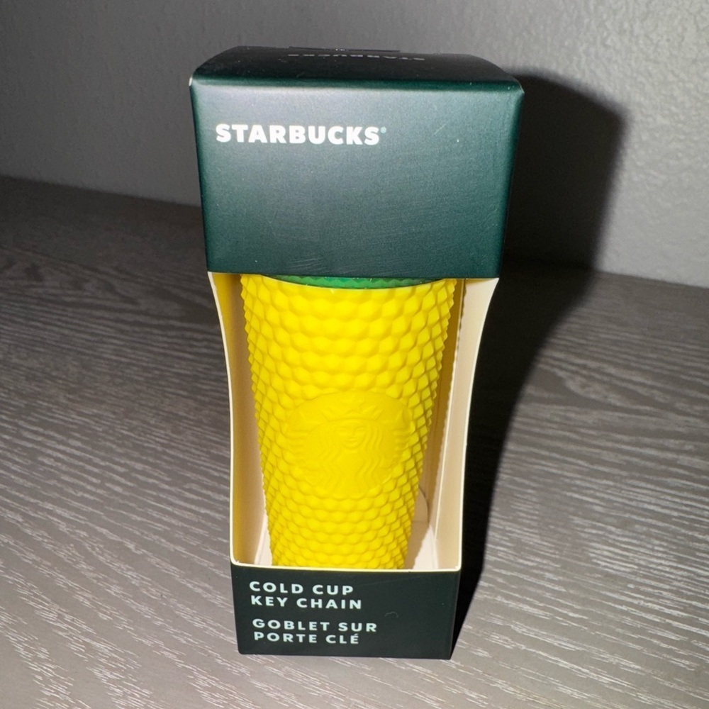 Starbucks Hawaii exclusive pineapple studded cold cup keychain